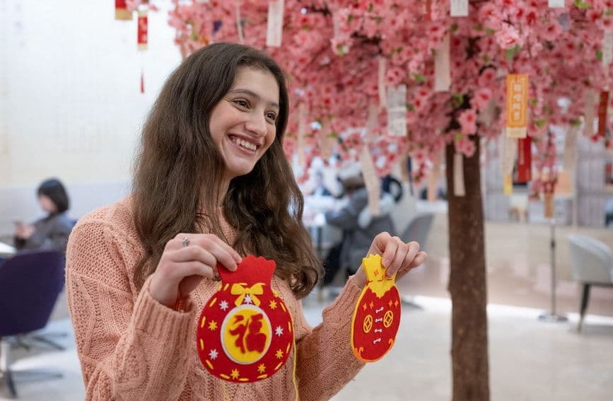 重庆：外国留学生沉浸式体验中国年