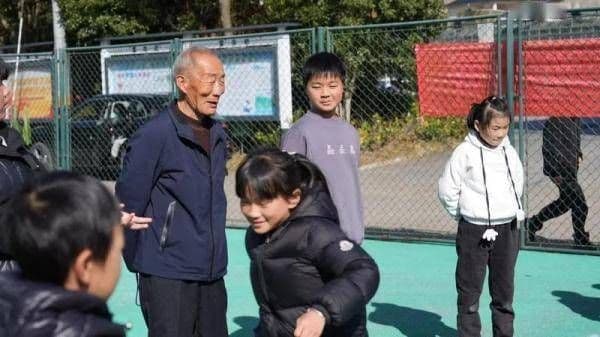 何志尉：退休老教师创办“儿童之家” 继续守护乡村孩子10余年
