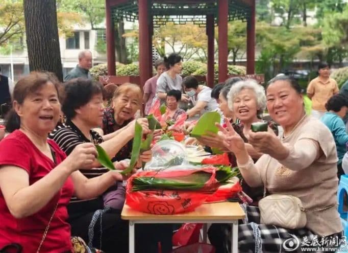 街心社区：慈善相伴过端午 粽香满满敬老情