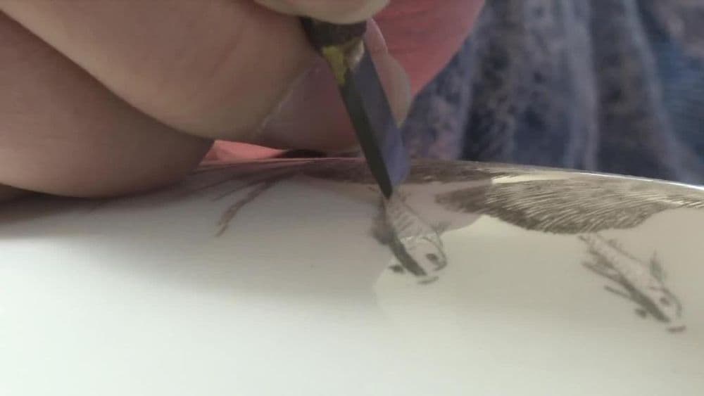 让小众非遗出圈!“90后”刻瓷技艺传承人的守艺与破局