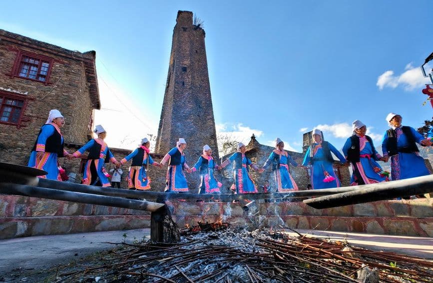 四川茂县:走进黑虎羌寨 感受原汁原味的羌族风情