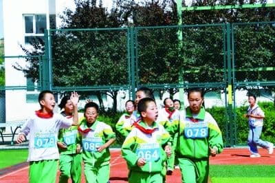 一场支教长跑,让孩子和“妈妈”携手追光前行