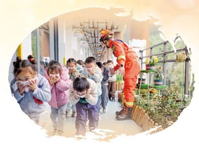 有一种守护叫“火焰蓝”(建设更高水平的平安中国)