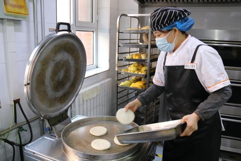 宁夏吴忠:“妈妈后厨”机制解锁家校共育新场景