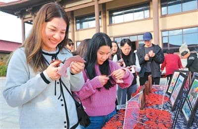 淮北师范大学在中国石榴博物馆开展“走近非遗 感知中国”文化体验活动